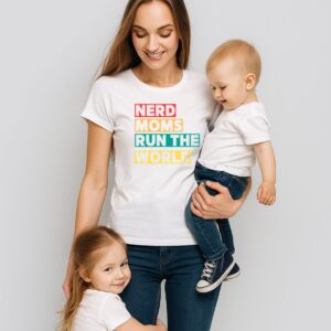 👩‍👧‍👦Best Christmas Gifts For Mom: Funny Moms Shirts